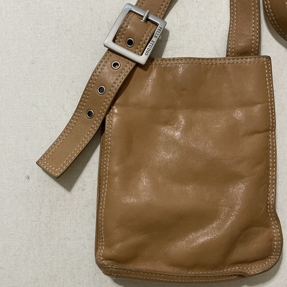 Vintage Wilson Pelle studio Tan Leather Crossbody pocket bag women S Y2K travel - Picture 2 of 8